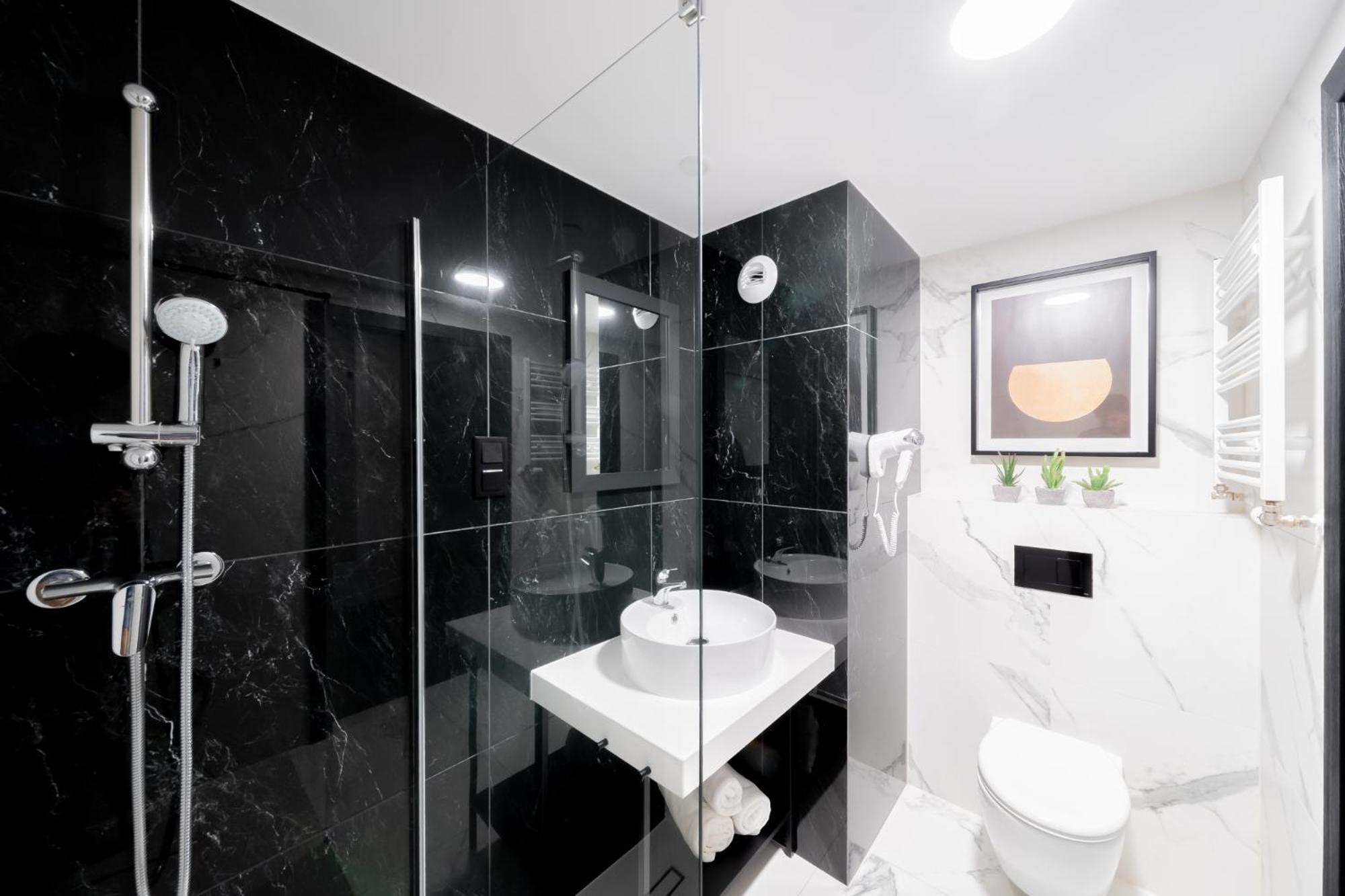 Lulu Apartments - Rosa - Studio Hotelowe Z Klimatyzacja I Konsola Ps4 - Solny Resort كولوبرزيغ المظهر الخارجي الصورة
