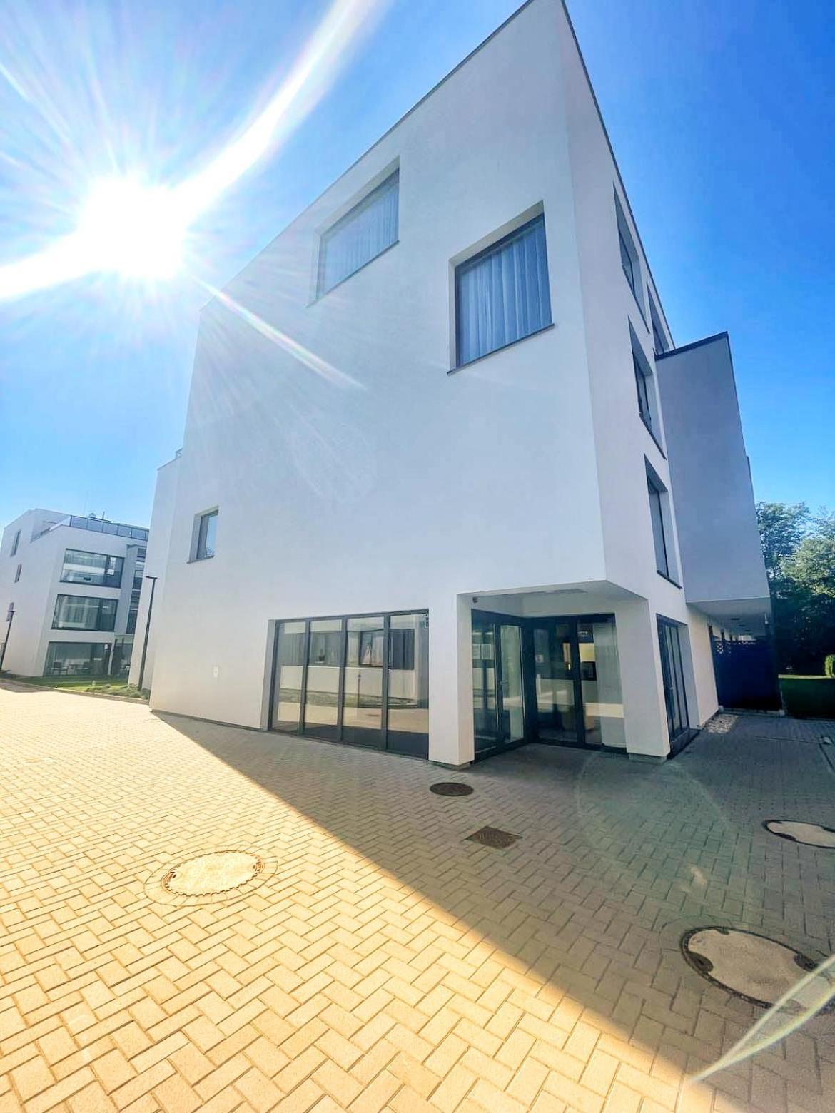 Lulu Apartments - Rosa - Studio Hotelowe Z Klimatyzacja I Konsola Ps4 - Solny Resort كولوبرزيغ المظهر الخارجي الصورة